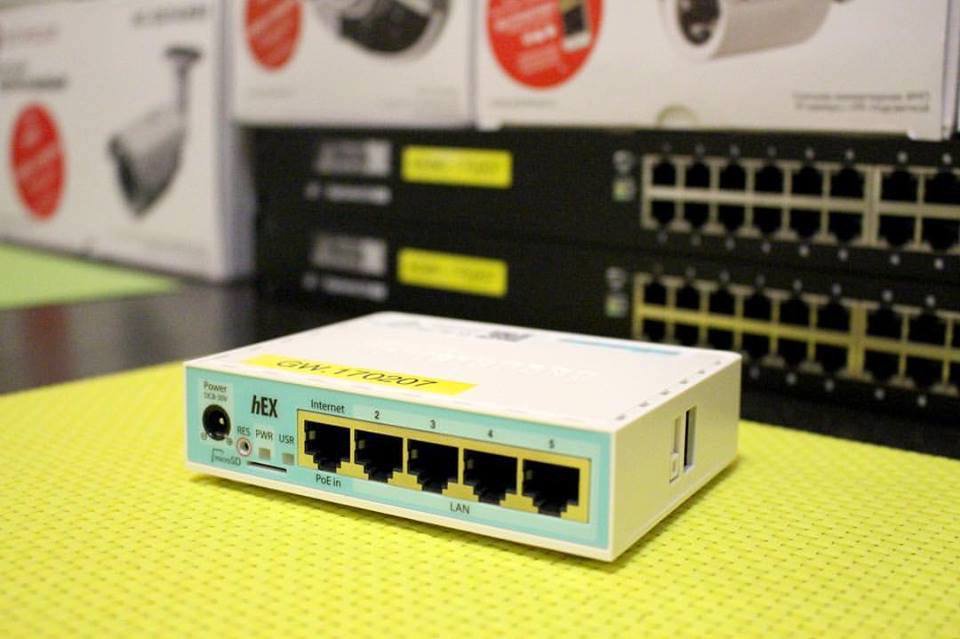 ROUTER CÂN BẰNG TẢI Mikrotik hEX RB750Gr3